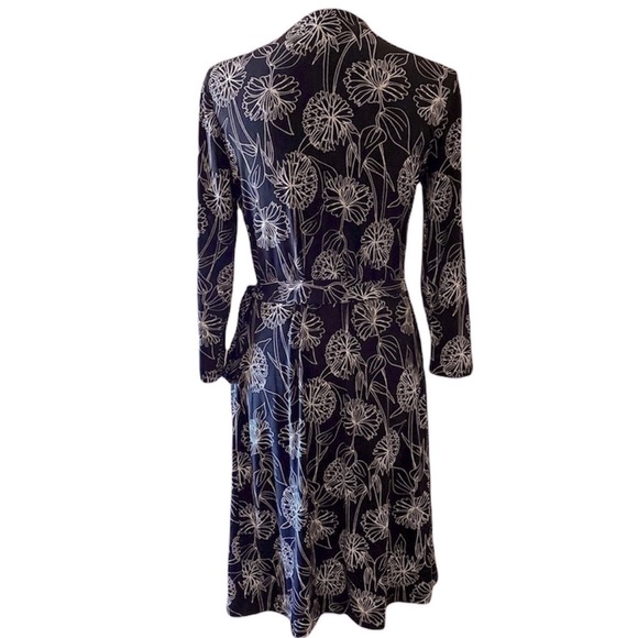 BANANA REPUBLIC Black & White Floral Wrap Dress Wrinkle Resistant Goth NWOT - Picture 5 of 15
